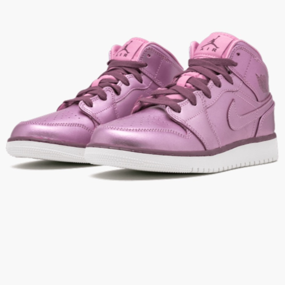 Jordan 1 mid SE